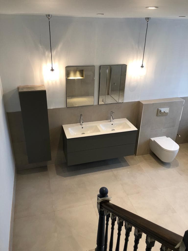 Bathroom Renovation in Dubai by H.E.M